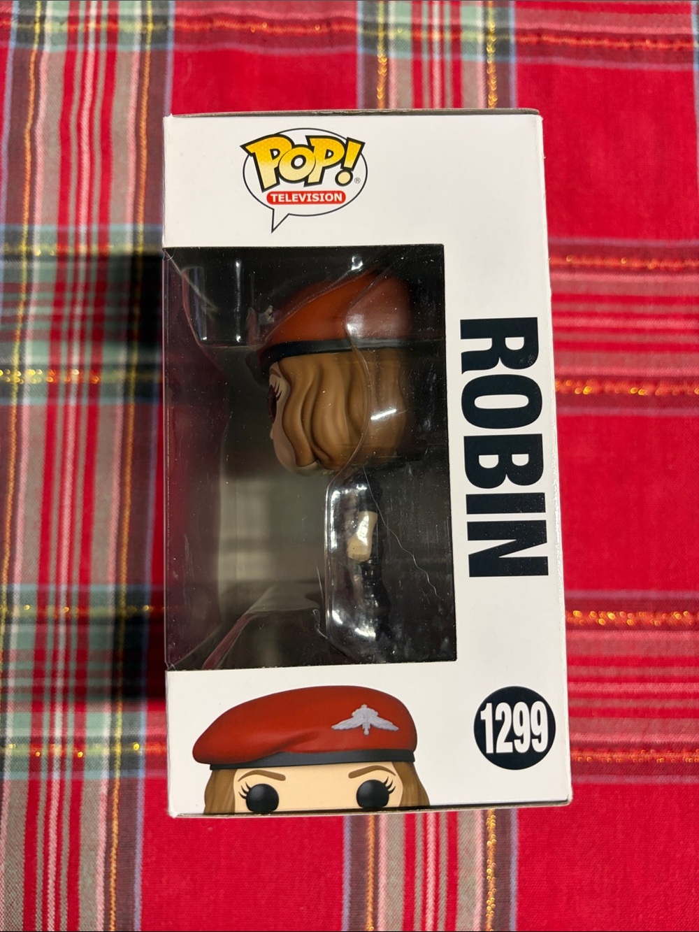 Funko Pop! Television Stranger Things Robin 1299 - Picture 2 of 5